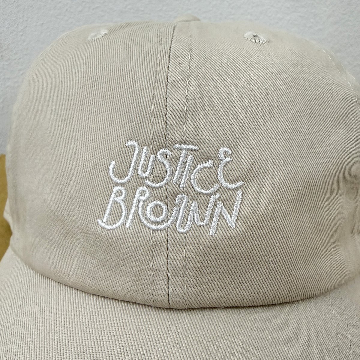 factoryflake's tweet photo. 大阪天満宮のすぐ側にある
スペシャリティーコーヒーとドーナツのお店「JUSTICE BROWN」さんのグッズ製作のお手伝いをさせていただきました。

#factoryflake #刺繍 #オリジナル刺繍 #オリジナルグッズ #南堀江 #cap刺繍 #ドーナツ #大阪カフェ https://t.co/GCi9JkrLr2