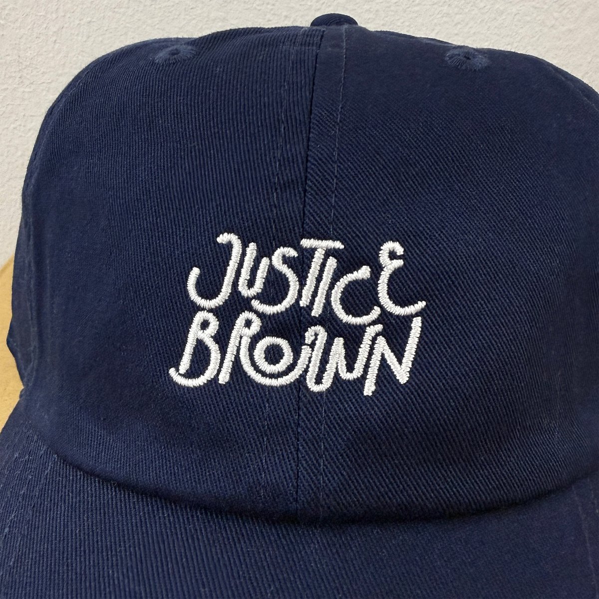 factoryflake's tweet photo. 大阪天満宮のすぐ側にある
スペシャリティーコーヒーとドーナツのお店「JUSTICE BROWN」さんのグッズ製作のお手伝いをさせていただきました。

#factoryflake #刺繍 #オリジナル刺繍 #オリジナルグッズ #南堀江 #cap刺繍 #ドーナツ #大阪カフェ https://t.co/GCi9JkrLr2