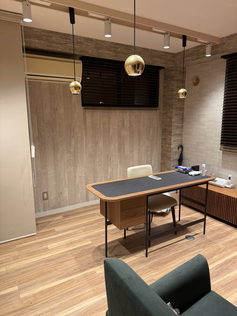 【募集】事務所居抜き物件

〓事務所移転のため入居者募集

★ワンルーム家賃10万円以内
★改装済＆家具付き（250万円相当）
★銀座一丁目
★東銀座駅徒歩7分
★銀座一丁目駅徒歩7分
★銀座通り徒歩7分

〓応募方法
コメ欄にコメント or DM

〓締切
２月19日〆切