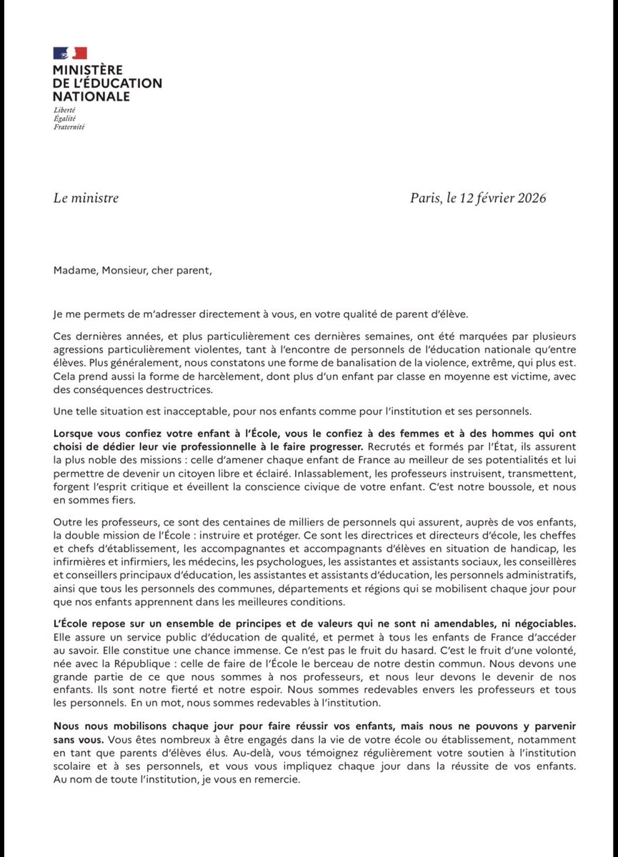 Hélène C tweet media