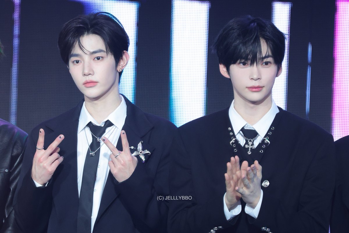 251005 디어워즈

#하오빈 #하오 #한빈 #제로베이스원 #제베원 #ZB1 #ZHANGHAO #SUNGHANBIN