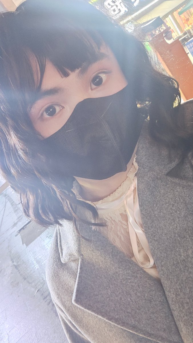 Byya369's tweet photo. 记录...第一次女装...(〃∀〃），因为天气原因，没有拍太多照片了...（失望( p′︵‵。)）
兴奋又紧张，做了很多很久的准备才决定出门(›´ω`‹ )
天气很冷，凉嗖嗖的空气在长裙底下肆意缠绕，可身体却因为兴奋不断发热...つ♡⊂
ps下次要好好修剪眉毛呢。 https://t.co/VOR0zettNB