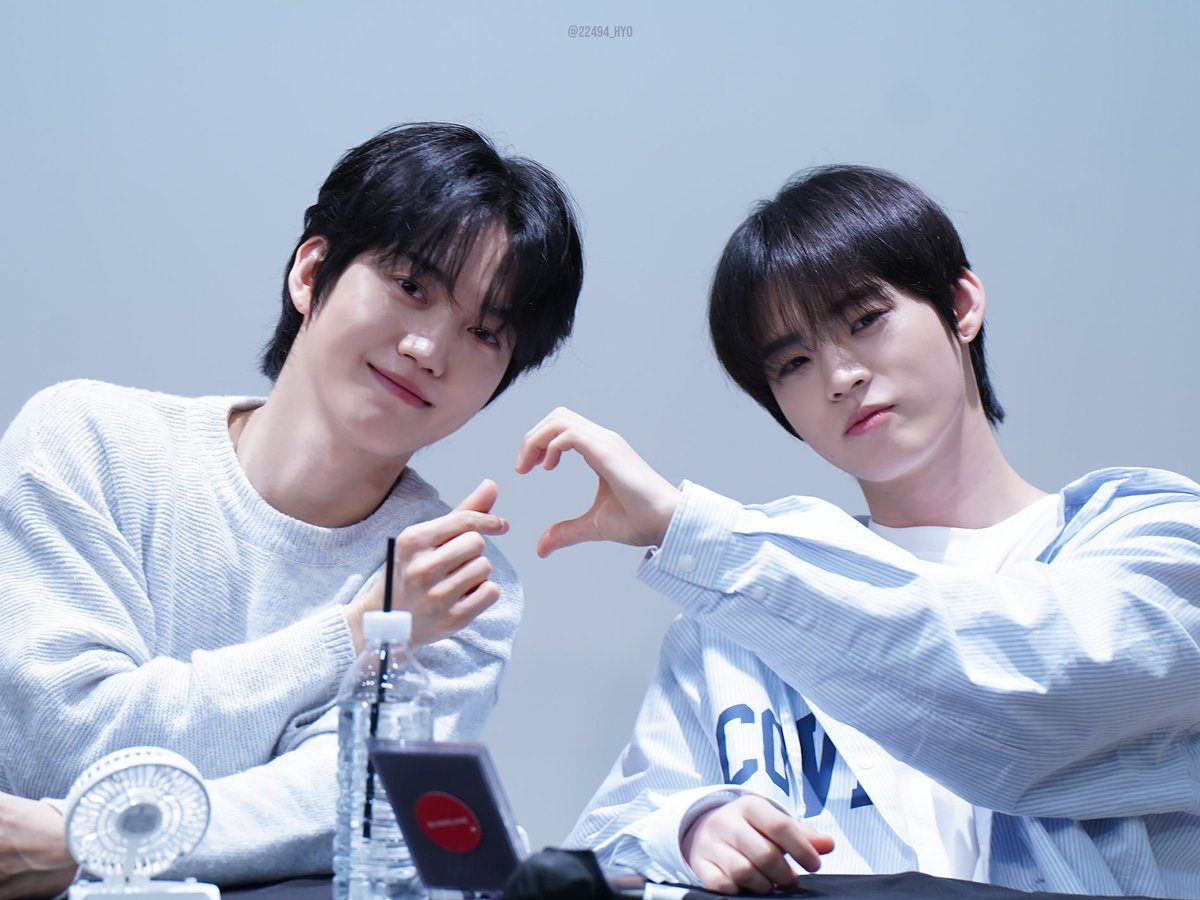 ⚠️ 사기 주의 ⚠️

'여성을 위한 발렌타인데이 선물은 화장품이나
핸드크림을 추천'이라는 루머가 돌고 있습니다만,
절대 믿지 마세요 ‼️

여성이 정말로 원하는 것은 ⬇️⬇️⬇️