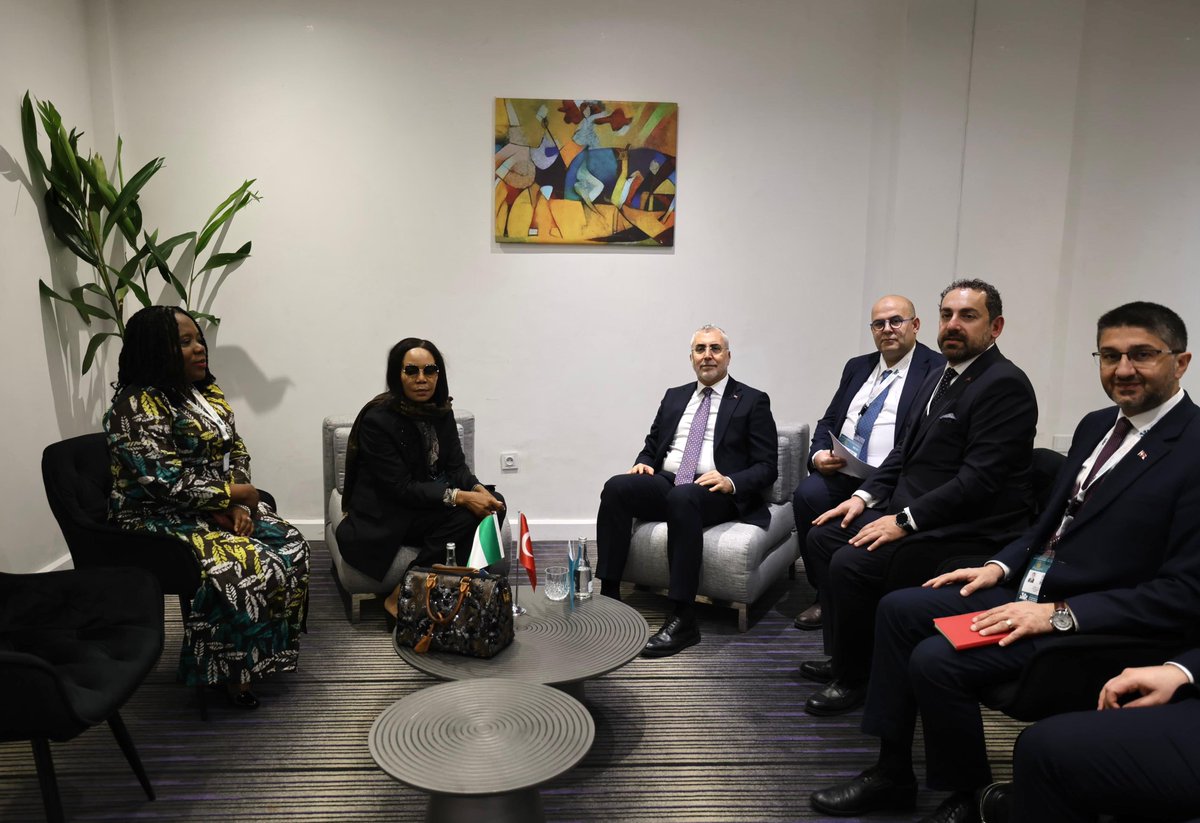 Sahraaltı Afrika’daki en yakın ortaklarımızdan Nijerya’nın Çalışma ve İstihdamdan Sorumlu Devlet Bakanı Nkeiruka Onyejeochaile ile bir araya geldik.
 
Gelecek süreçte başta çalışma hayatı, istihdam politikaları, işgücü piyasalarının güçlendirilmesi ve sosyal koruma alanlarında
