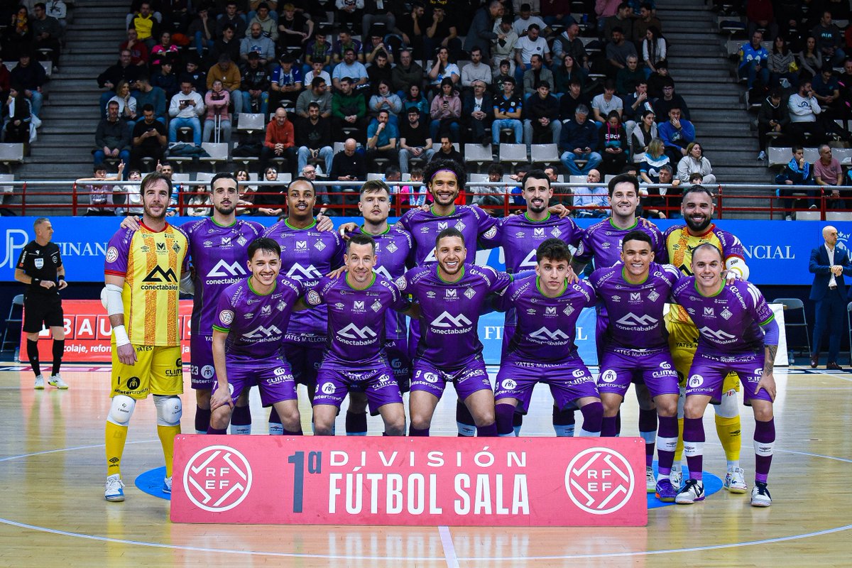 PalmaFutsal's tweet photo. 🎞️ 𝗚𝗔𝗟𝗘𝗥𝗜́𝗔

Regreso a la competición en una pista exigente

📲 Todas las fotografías en nuestra web
https://t.co/VCnoLmO1Pt

#InterPalma https://t.co/Md3Rzt9HeY