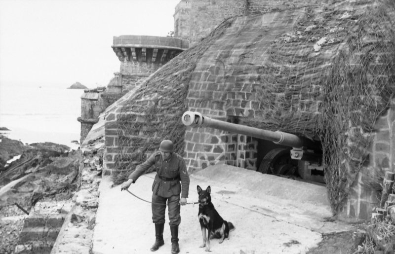 SOE_Expeditions's tweet photo. Join us this August. Under the cover of darkness, SSRF Commandos speed toward the Channel Islands: waves crashing, danger lurking. Follow in their footsteps: https://t.co/YFhQvUki7W #WW2 #SOE #EliteRaiders https://t.co/g9IB0nnbAw https://t.co/qSWeWr0ij2