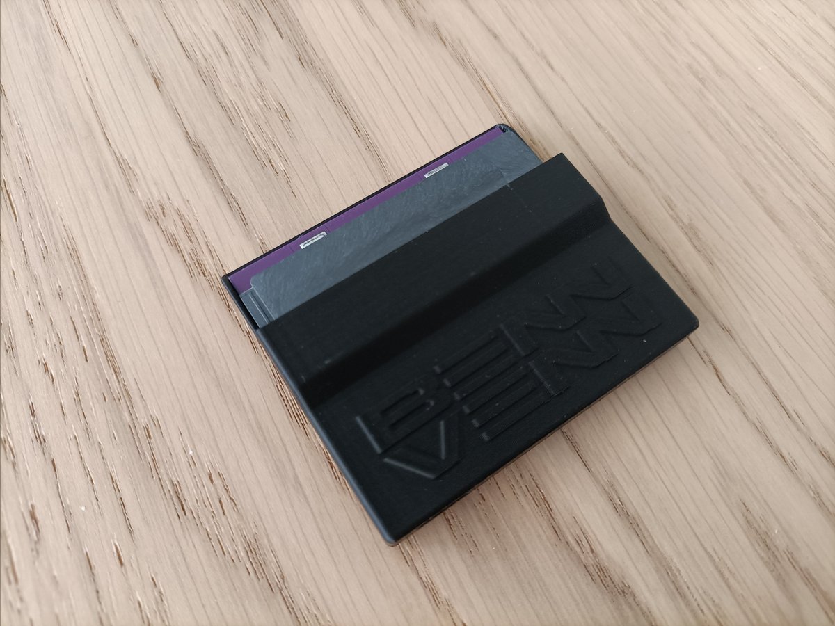Famicuber's tweet photo. Today I've received this toy made by local Aussie "BennVenn" called the "Joey Jr.", it's a dumper for various #GameBoy platforms can dump or flash cartridge data, pictures from the Game Boy Camera and most importantly: Save RAM. https://t.co/TEm6vrpO1E