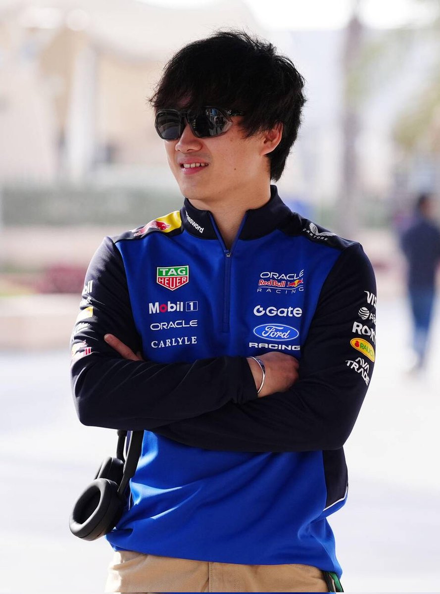 So Max with his emotional support Red Bull can and Yuki with his emotional support Headphones