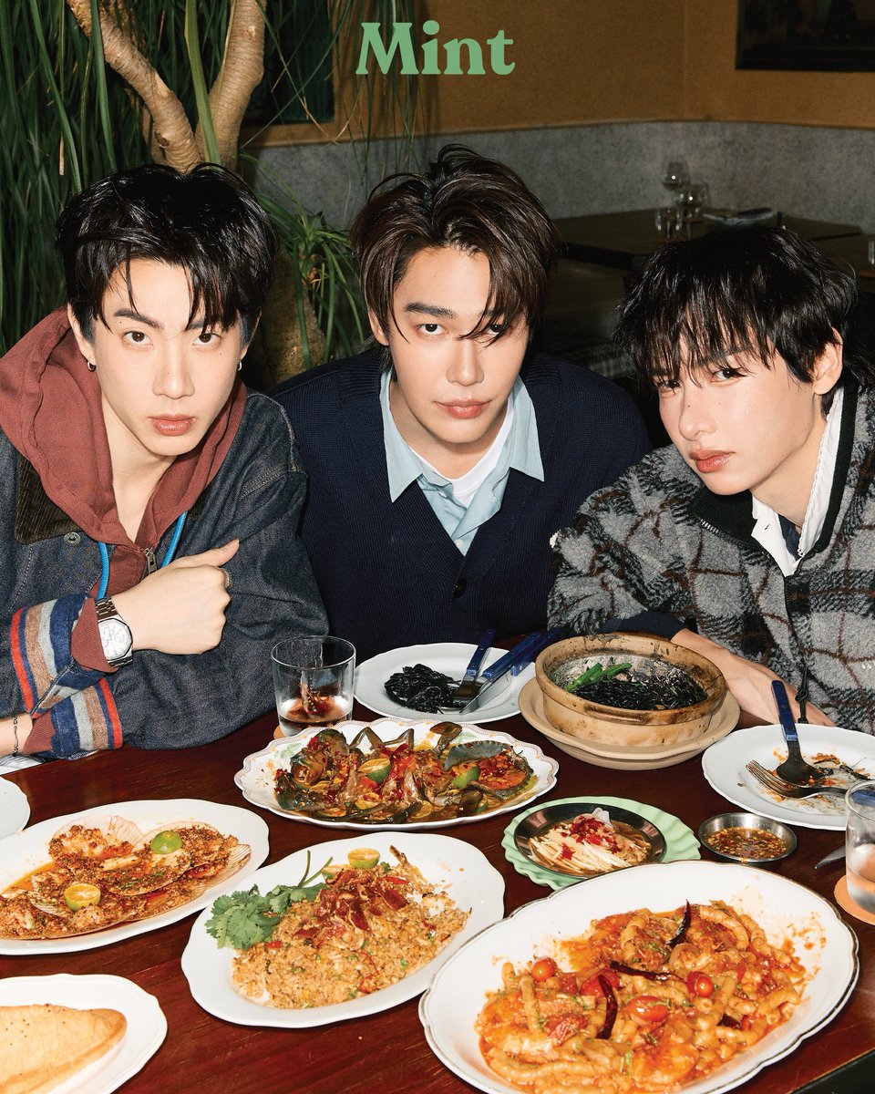 แซ่บไปอีก! เรียกได้ว่าโหมไฟให้ลุกโชนกับซีรีส์เรื่องใหม่ “Burnout Syndrome ภาวะรักคนหมดไฟ” ที่ทั้งโรแมนติก อีโรติก และชวนให้ลุ้นกับหนุ่ม ‘ออฟ จุมพล - กัน อรรถพันธ์ - ดิว จิรวรรตน์’ ซึ่งนอกจากจะแซ่บกันในจอ วันนี้ทั้งสามคนก็พาพวกเราไปเจอความแซ่บอีกรูปแบบที่ร้าน SAOLE