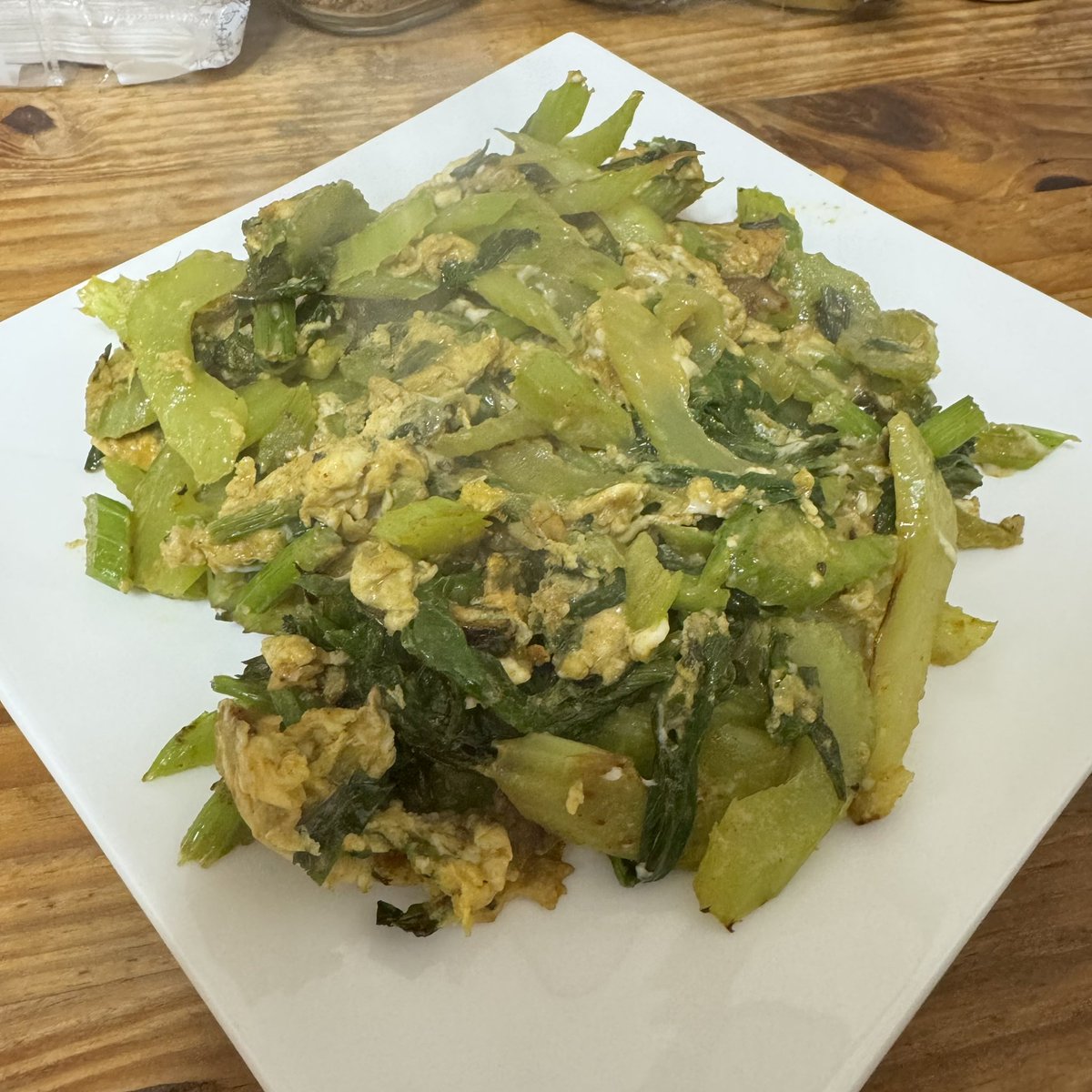 セロリとたまごのカレー粉炒め。
あのフライパンセット、もったいなくて、まだ使ってない😂💦💦💦

#らでぃっしゅぼーや
#られしーず