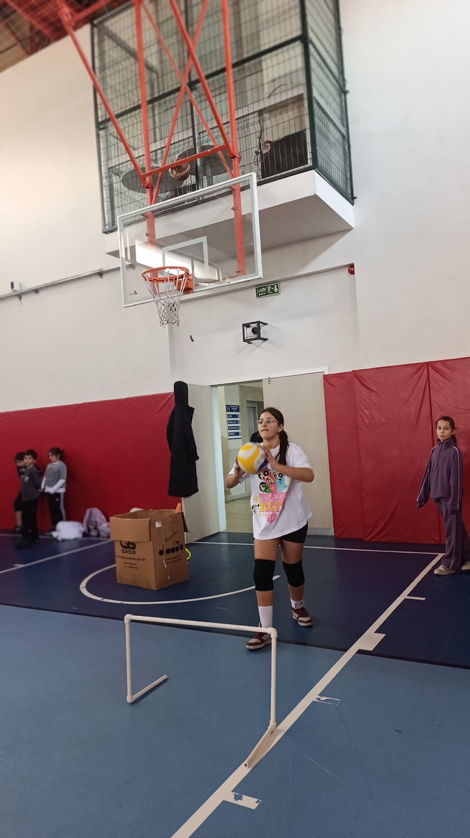 Voleybol kursumuz tüm hızıyla devam ediyor. 🏐💕💕