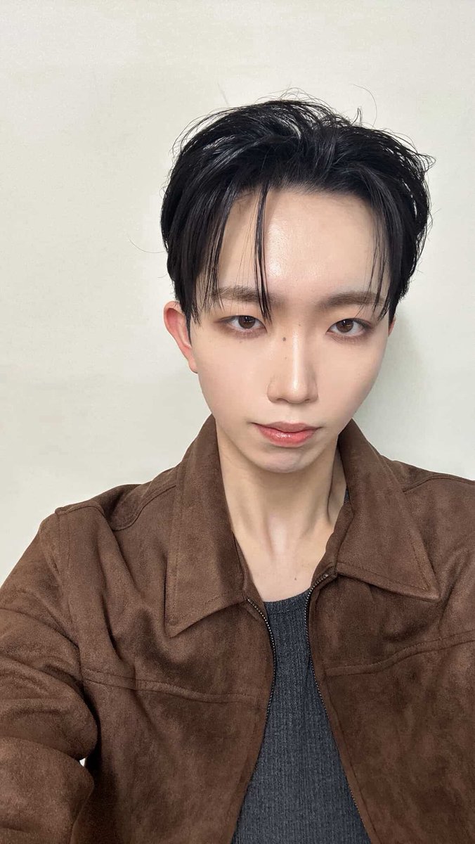 2部が19時から始まるよ‼️
みんな急げ〜💨

#BXB #비엑스비 #YUKI #유우키