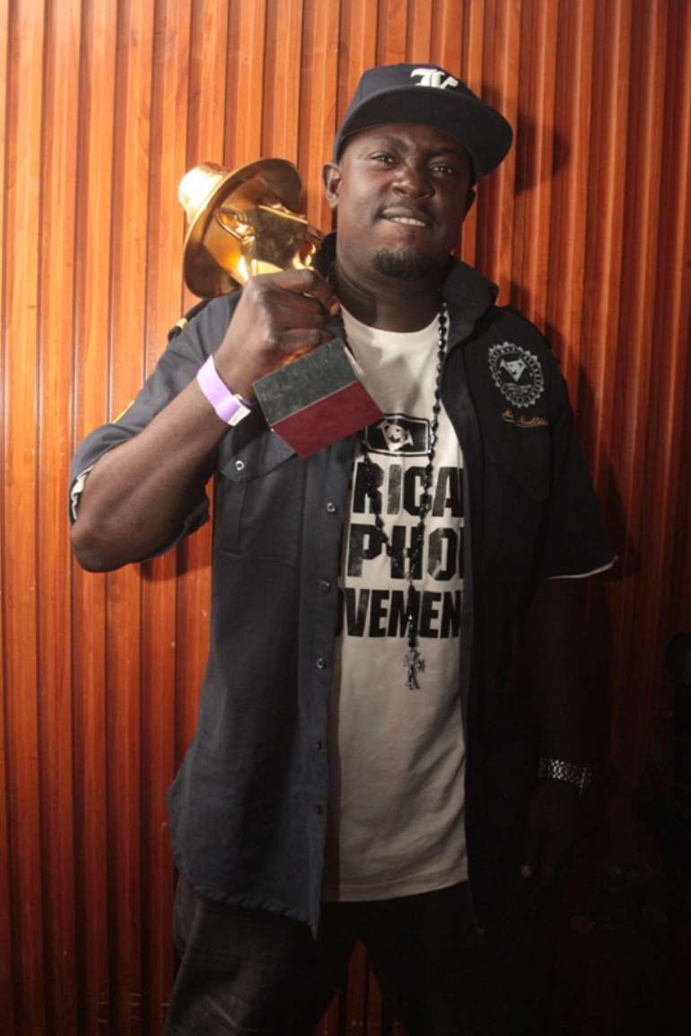 Lyricist on the roll (Headies) Since 2006🩵🇳🇬

2006- Modenine
2007- Modenine
2008- Modenine Contradiction
2009- Modenine Nine
2010- Modenine Badman
2011-  Modenine Rhyme Time
2012- Vector Angeli
2013- Modenine Let it Go
2014- Jesse Jagz God on The Mic
2015- Vector King Kong
2016-