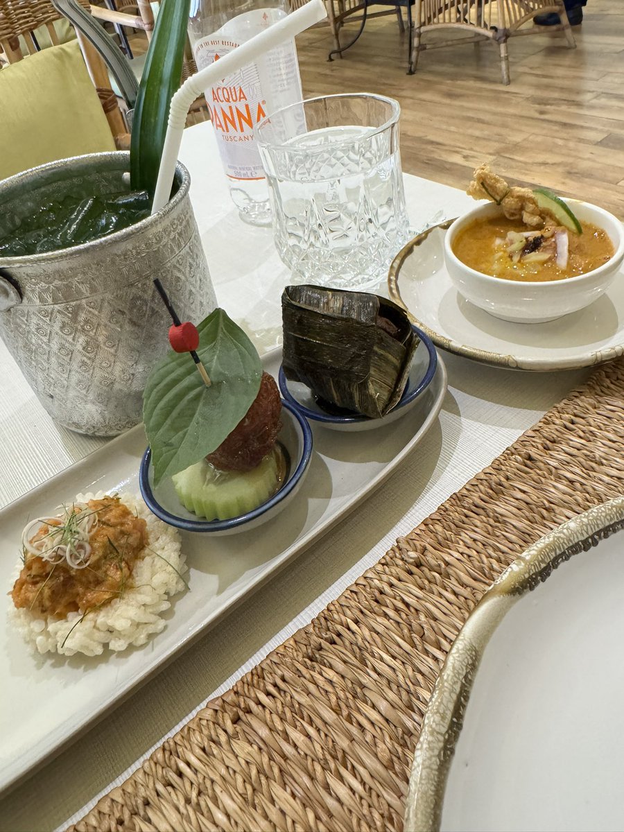 なに喰っても美味い🇹🇭

guide.michelin.com/jp/ja/bangkok-…