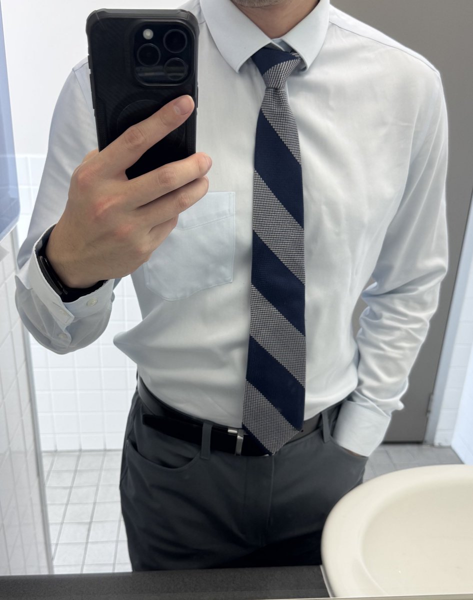 After a few threesomes and foursomes and some-somes during the holiday, I officially announced that I am unfortunately back to work.
