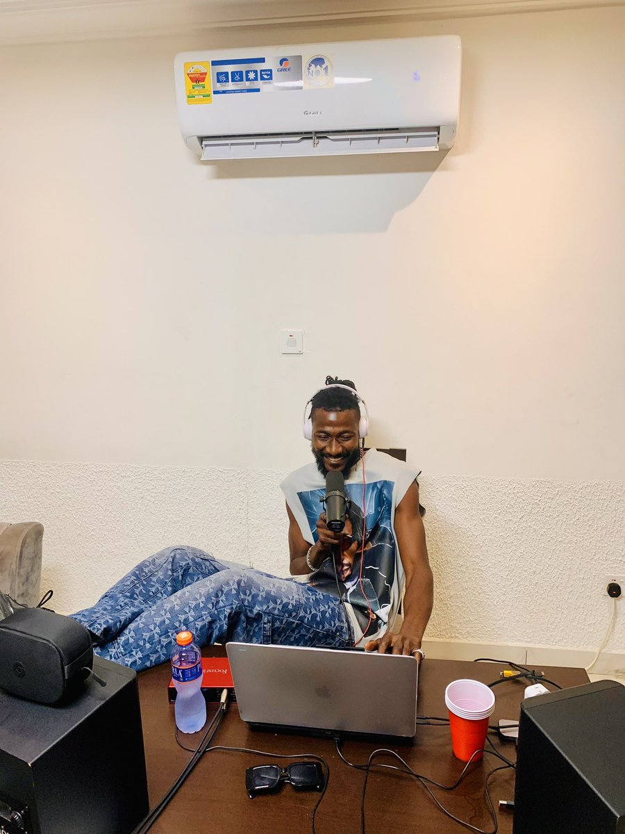 You never know how strong you are until being strong is your only choice. 📌

MIXTAPE DROPS SOON !! TEAMSTREETMUSIC 🌍