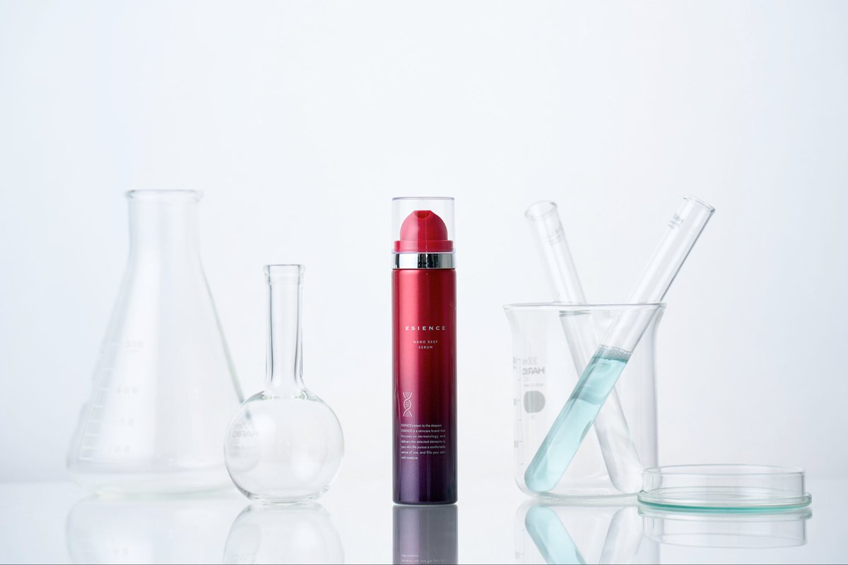 ▶︎ ナノシープセラム｜炭酸泡導入美容液

洗顔後の肌は
まだ「受け入れ態勢」が整っていません。

そこで、炭酸泡の出番。
ナノ卵殻膜とナイアシンアミドを
ジュワッと馴染む炭酸泡に託して。

成分が浸透*する通り道を作ります。

この一手間で
その後のケアの「入り」が変わる。

*角質層まで