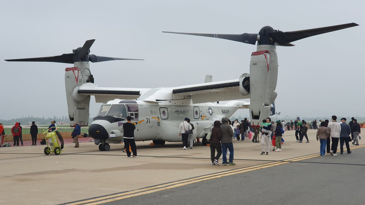 Bell/Boeing CMV-22V Osprey

​#擬人化 ​#Gijinka