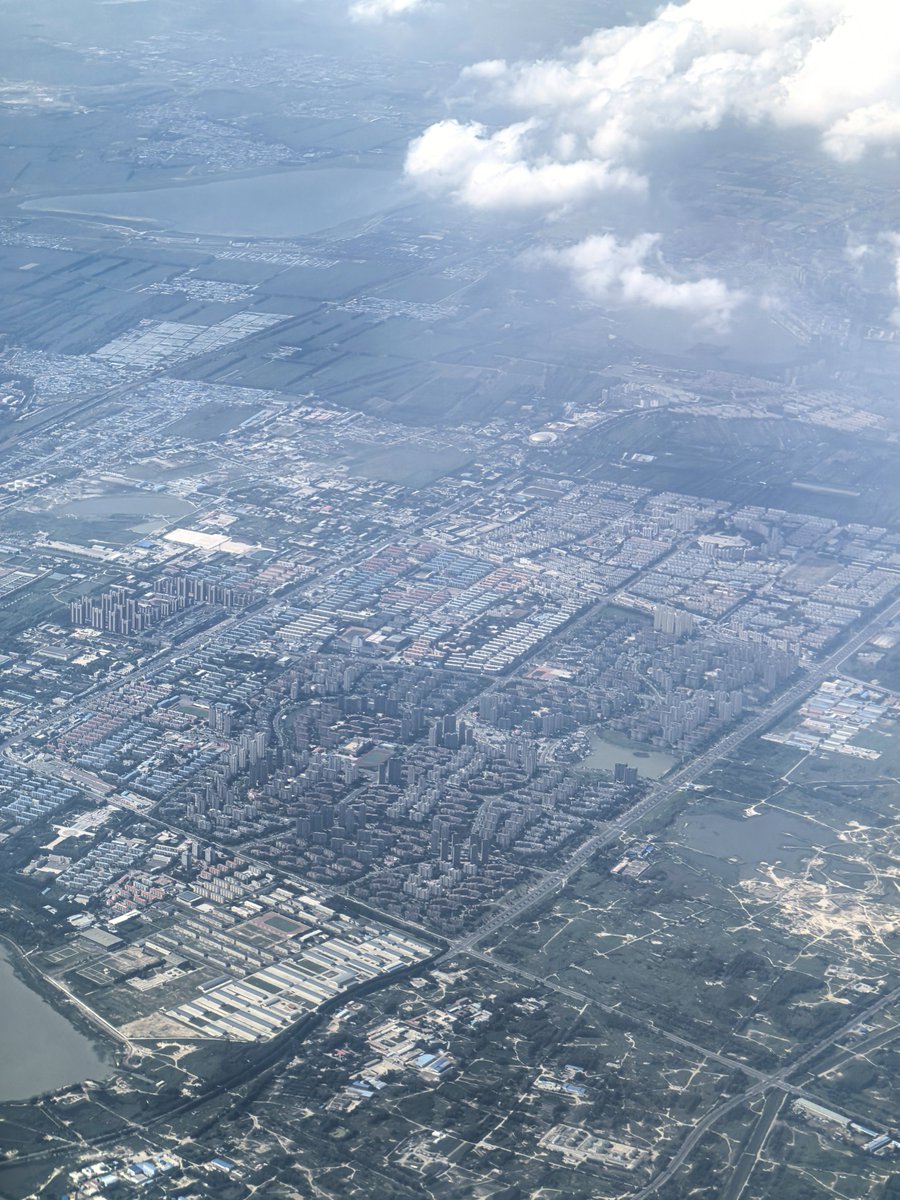 masou_appruit's tweet photo. 2025.7.10 
Daqing Sartu Airport to Shanghai Hongqiao International Airport

Flying over Daqing, a glimpse of home from above the clouds — everything looks the same, yet it isn't.
𝑨𝒃𝒐𝒗𝒆 𝒕𝒉𝒆 𝒄𝒍𝒐𝒖𝒅𝒔, 𝒔𝒕𝒂𝒓𝒍𝒊𝒈𝒉𝒕 𝒍𝒊𝒈𝒉𝒕𝒔 𝒕𝒉𝒆 𝒘𝒂𝒚 𝒉𝒐𝒎𝒆.🌠