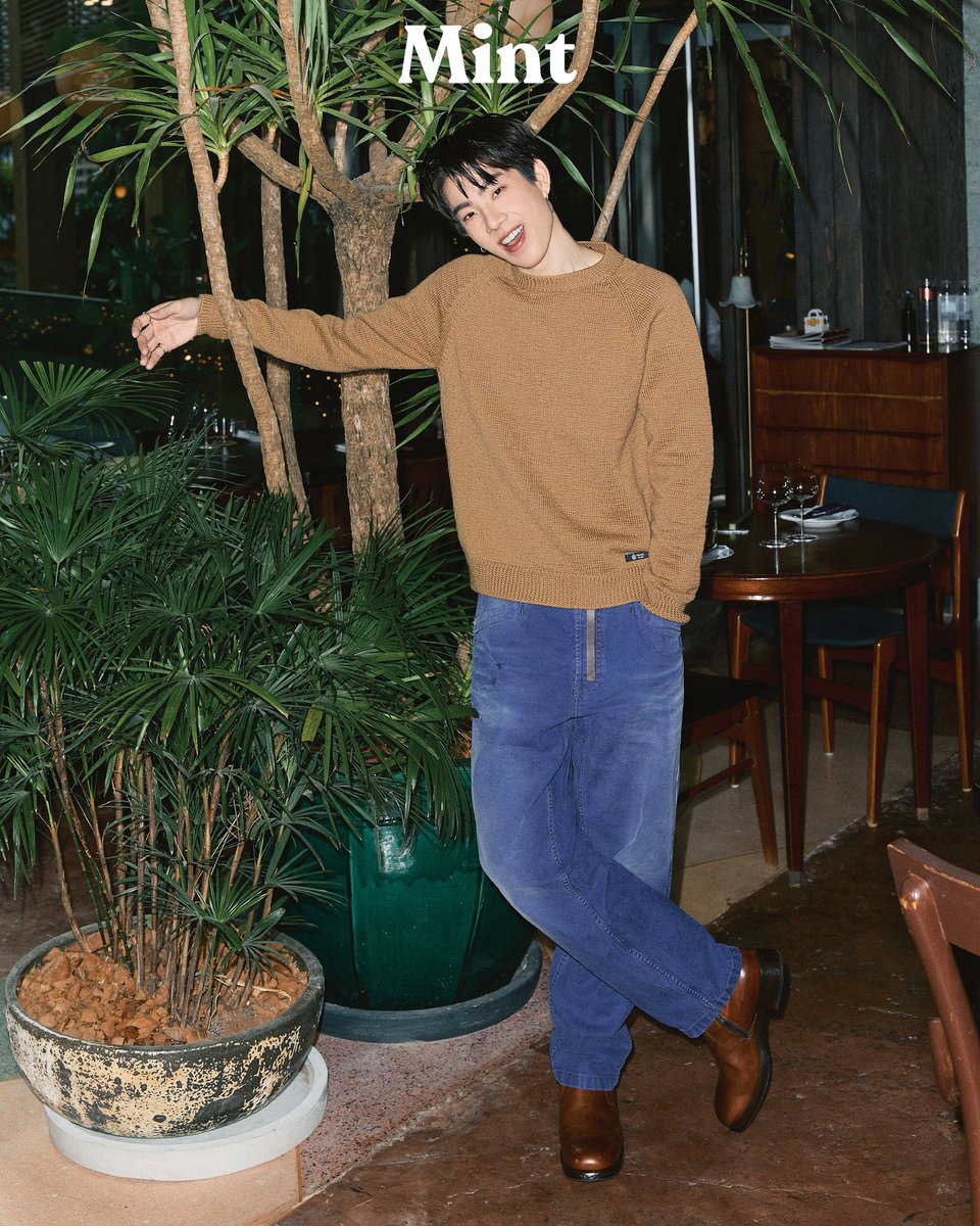 “บางครั้งต้องทำงานตั้งแต่ 6 โมงเช้าถึง 4 ทุ่ม หรือถ่ายทำหลายวันติดกัน มันจึงจะมีช่วงหนึ่งที่ Burnout วิธีแก้ของผมคือการทำสิ่งที่ตัวเองชอบครับ เช่น พอมีเวลาว่างก็ไปเที่ยว ดูหนัง ฟังเพลง หาแรงบันดาลใจ ผ่อนคลาย หรือทำอะไรที่ช่วยให้ไม่คิดเรื่องงานสักหนึ่งวัน