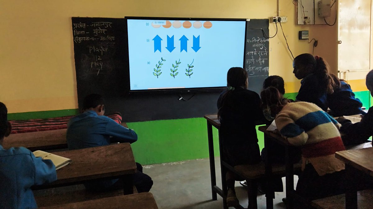 school_in_abox's tweet photo. Watch eco-magic at Herudiyara Middle School! #SchoolInABox daily sessions build bright minds. Powered by #ITCMissionSunehraKal for Bihar kids. ✨ #ITC #SIAB #Munger #Bihar #StudentLedLearning https://t.co/HUf048R1OG