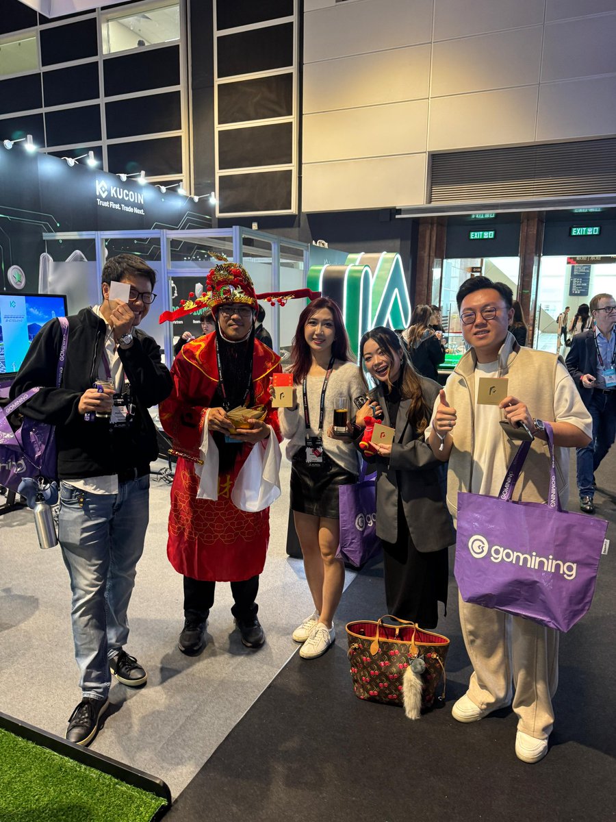 PingMe_xyz's tweet photo. Came for the talks, stayed for Choy San’s Hongbao. 👀

Have you tried our Hongbao feature yet?

@consensus_hk #ConsensusHK https://t.co/CLZAMTQ67a