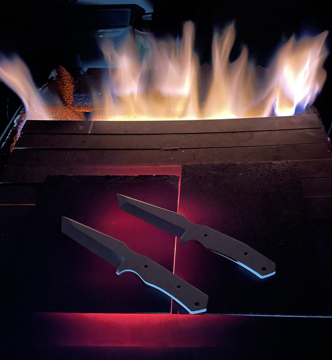 Mononofuknives's tweet image. Fifty six 2.0 hardening 
#customknife
#knife
#hardening
#madeinjapan
#tacticalknife
#ナイフ
#カスタムナイフ
#タクティカルナイフ