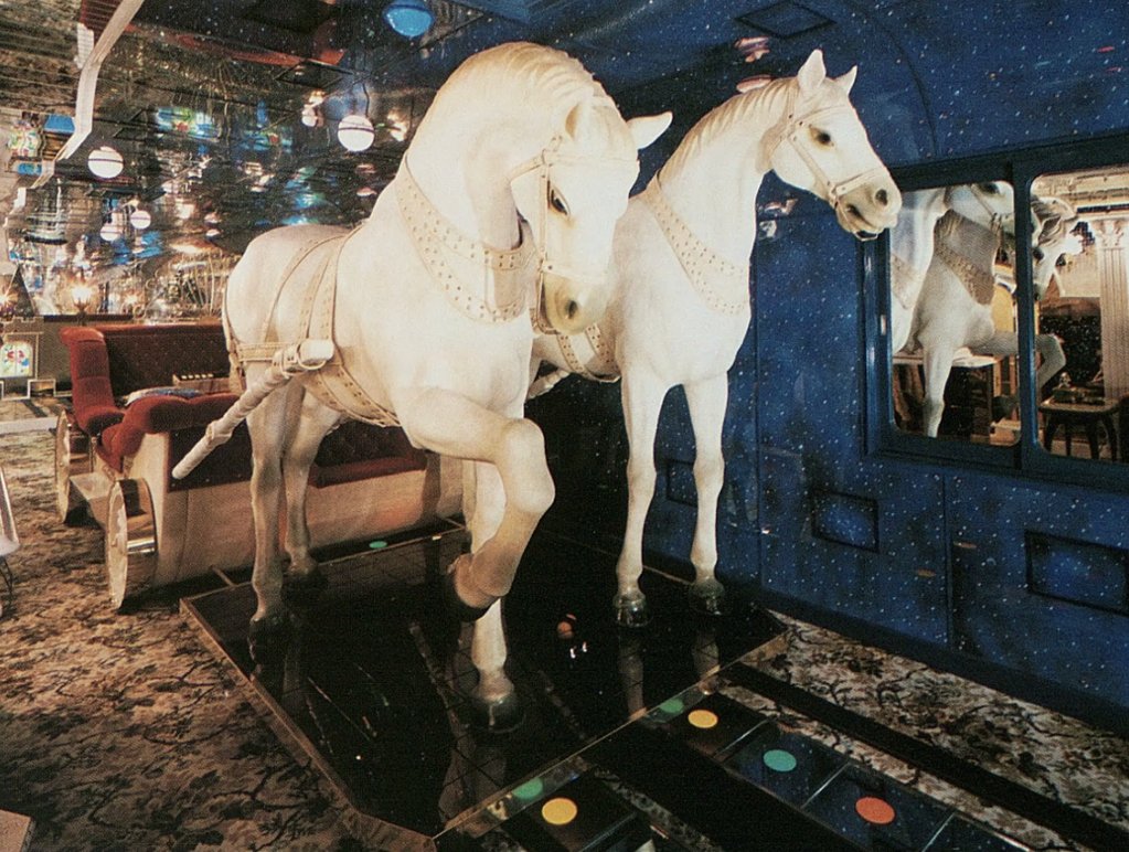 おにつかさん tweet media