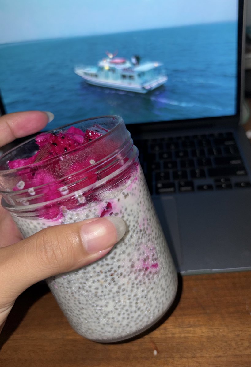 nabatirichoco's tweet photo. @tanyarlfes Udah 10 harian sarapannya chia seed ni nder. Efeknya kenyang lumayan lama. https://t.co/L6ohG29YYT