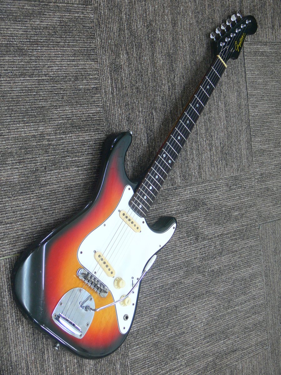 ストラトキャスターやジャガーの要素を取り入れたオフセットボディの