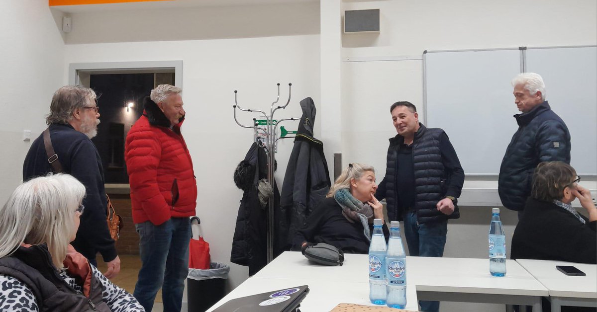 Die  AfD-Ratsfraktion Marl versuchte gestern, die Sitzung der Omas gegen  Rechts in der VHS zu stören und die Teilnehmerinnen und Teilnehmer  einzuschüchtern. Abgesehen davon, dass ein solches Verhalten für  unwürdig ist, stellt sich die Frage, welches Ziel diese Aktion hatte.