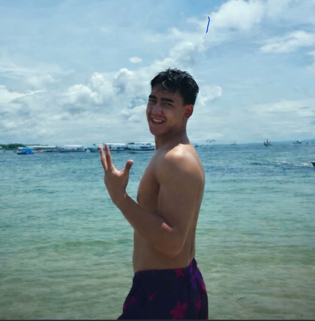 mrvvip's tweet photo. Lazuardy Azhar shirtless on beach snaps. #selebwatch https://t.co/1oqI3NgsSV