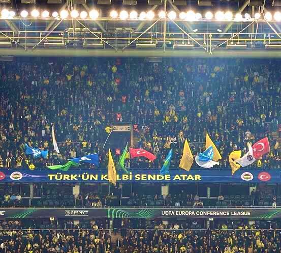 🚨Azerbaycan'ın Başkenti Bakü'de yapılan ankete göre halkın %82'si Fenerbahçe'yi destekliyor.