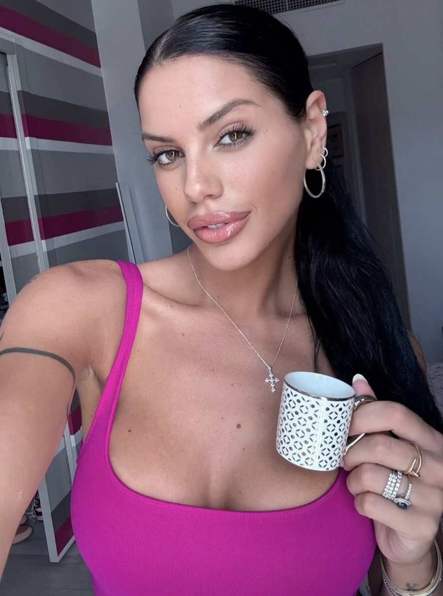 Anche oggi piove senza sosta...☔️
Buongiorno a tutti ☕️💗
#fiorde