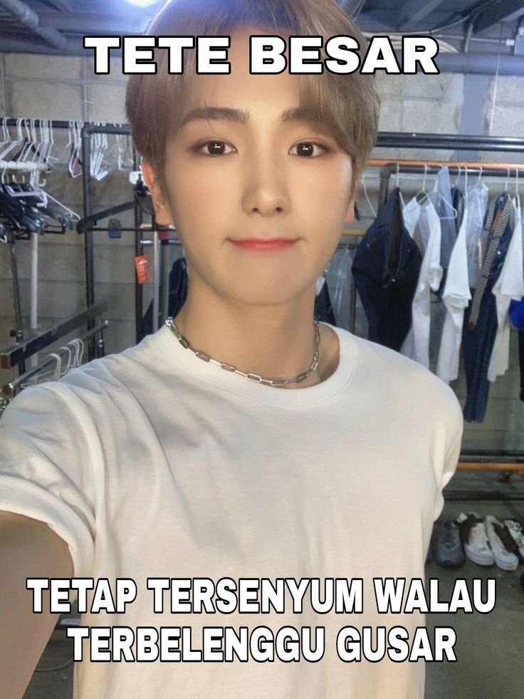 sl4mpoerna's tweet photo. emak gua ambil rokok yg gua umpetin di tas gua https://t.co/vsKlhXTPzU