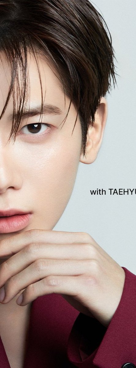 ←丸みとかわいらしさのある右顔
　クールでシャープな左側→