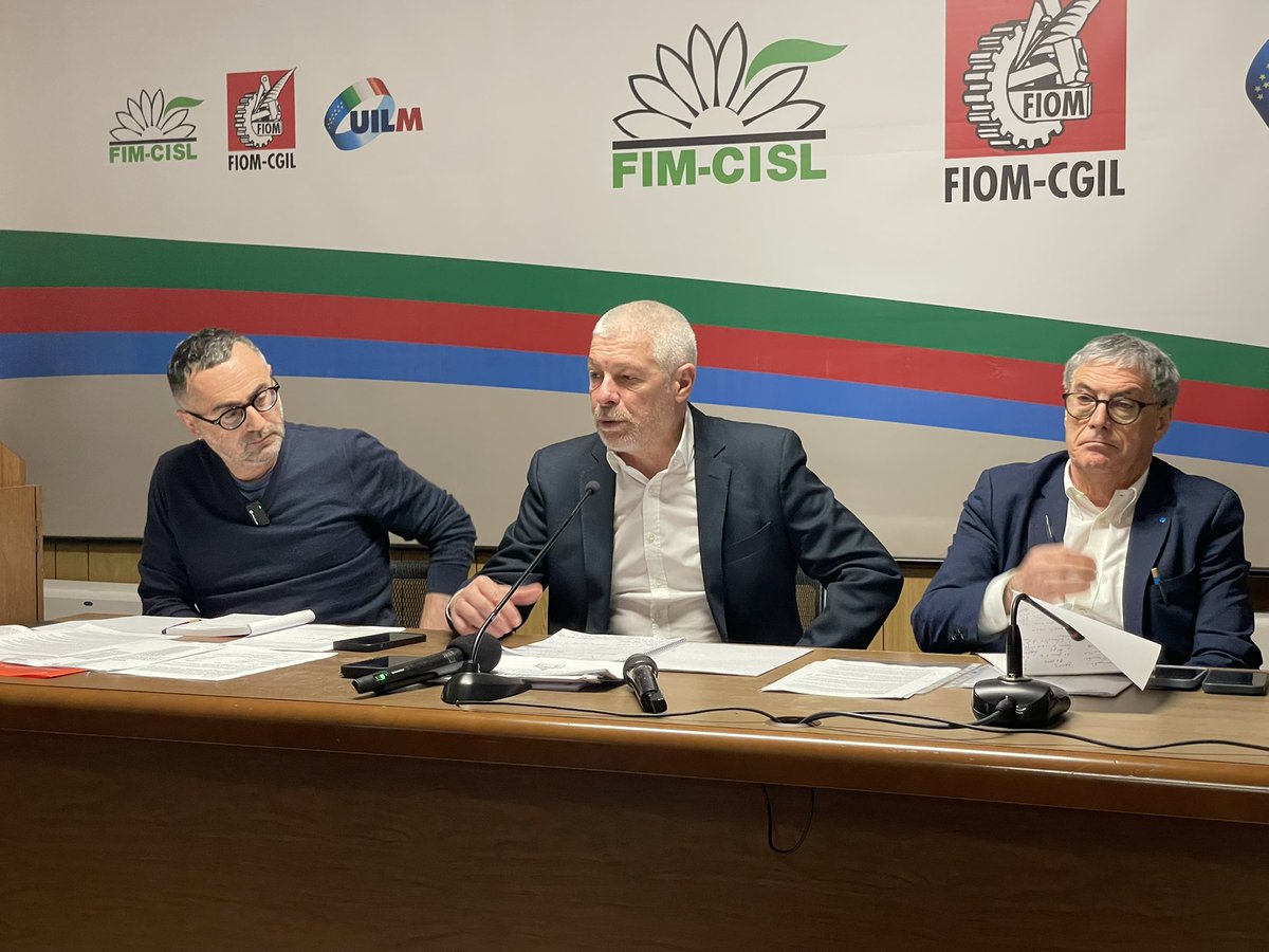 FIMCislStampa's tweet photo. #Ilva, Uliano #FIM: La centralità dello Stato dentro il rilancio dell’Ilva è fondamentale. 
Stiamo aspettando la convocazione a Palazzo Chigi entro il mese di febbraio, se questo non dovesse avvenire ci auto-convocheremo insieme ai lavoratori https://t.co/5VVBrj5y72
