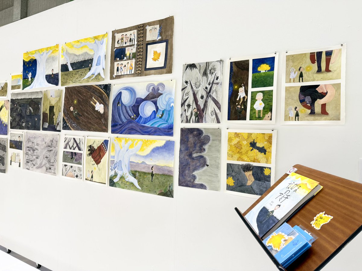 seika_sekai's tweet photo. 「絵を描くのが好き」という気持ちを抱えて入学してきたイラスト学科の学生たち。4年間でさまざまな技法や発表の場を経験しながら、自分だけの表現へと辿りつきました。洋画や日本画、キャラクターデザインなど、同じ「描く」ことを学ぶ専攻とも見比べながら、それぞれの魅力を体感してください。 https://t.co/dT0w6OBTjN