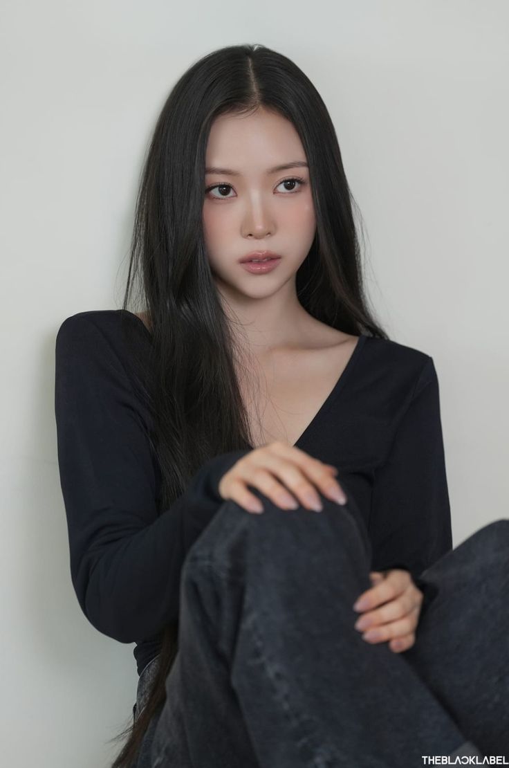 itsmeovv's tweet image. MEOVV Narin will be on Harper's Bazaar March Issue

#미야오 #나린