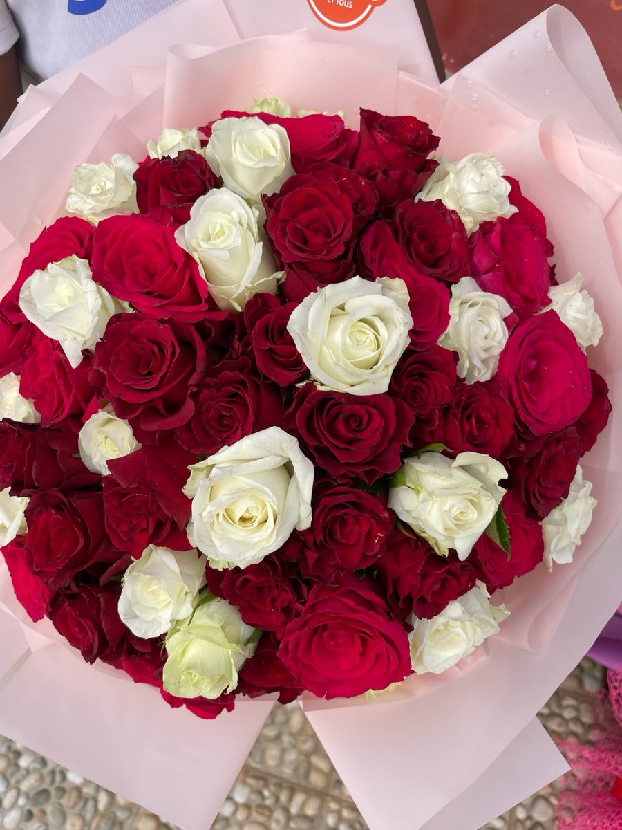 fleursettous's tweet photo. Don't leave it till the last minute! We are still taking orders for Valentine's Day to suit all budgets! Simply send us a DM on any of our socials or WhatsApp to place your order! https://t.co/iIDWeoirsu
