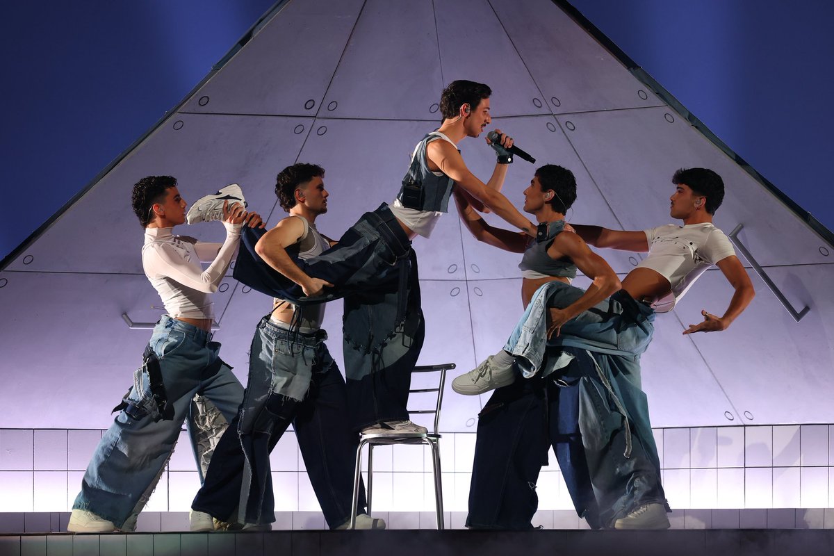 AEV España tweet media