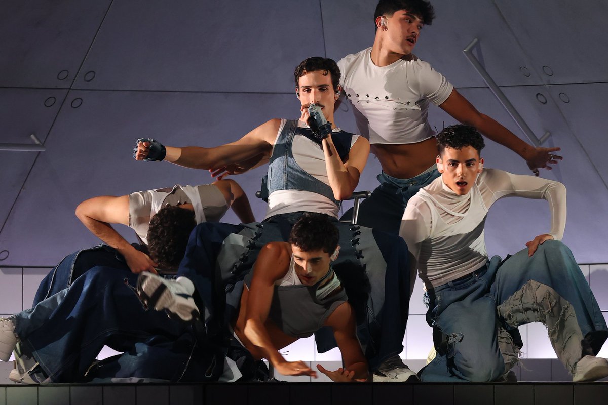 AEV España tweet media