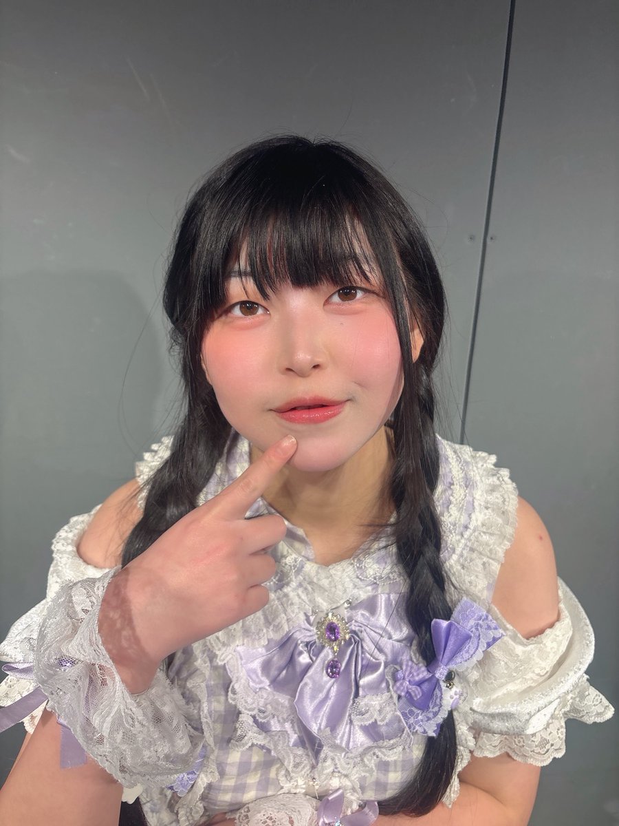 こんばんは、しらんです、病院に2日前に行ったのにも関わらず熱が下がらなくてもう一度今日病院に行ったのですがやっぱり風邪らしくて風邪ってこんなに辛いんですね、びっくりです、15までに治せるように頑張ります(ง •̀_•́)ง