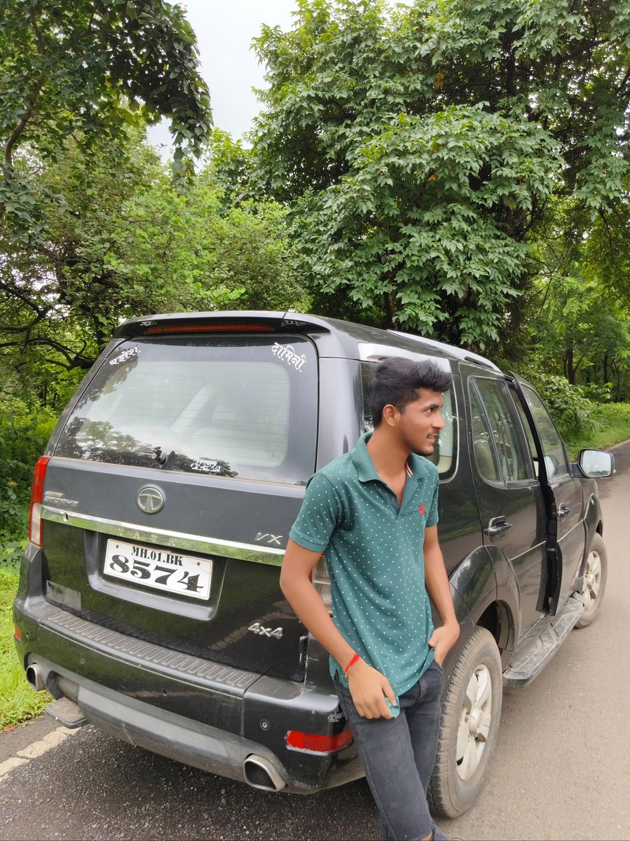 Choudhari8754's tweet photo. Lost in journey, found in your eyes 👀 
.
.
.#yadnesh_choudhari8574 #vira #viralphotos😎
.#naturephotography #nature
.#safaristrome🚘🚘
.
. @yadnesh_choudhari___8574 https://t.co/LednxuEVCe