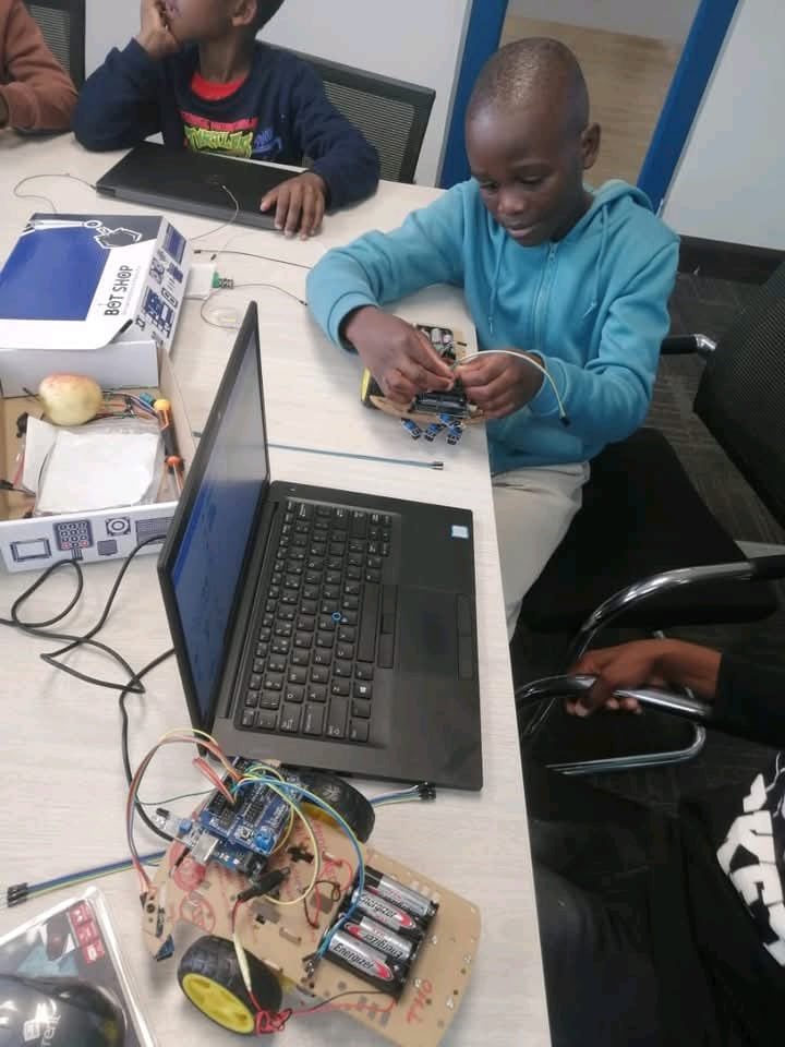 Meet Andries Hlongwane from Tembisa, the founder of Global Robotics HQ (Pty) Ltd, a robotics and software development company based in Steyn City.The company designs and manufactures customised robots at their manufacturing plant in Brooklyn, Pretoria and exports them to other