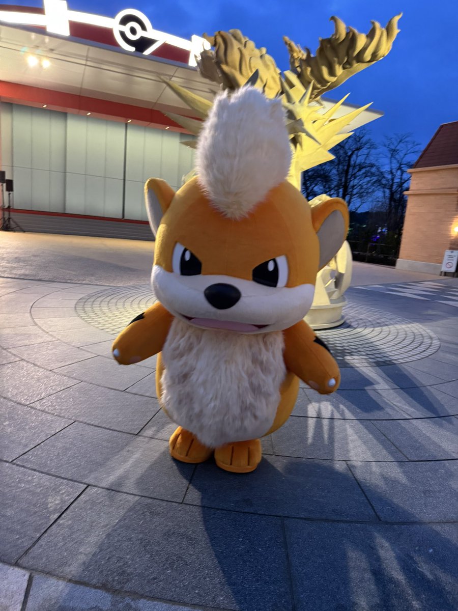 コロナ前はディズニーまぁまぁ行ってたんだけど、野良グリはアピールしたもん勝ちだし、子連れとヲタクのグリバトルすぎてずっと苦手だったんだけど、ポケパークは入場制限しっかりされてるおかげでがっちり囲まれないしバトルにならないし撮りやすいし平和でグリーティング楽しかったなぁ…