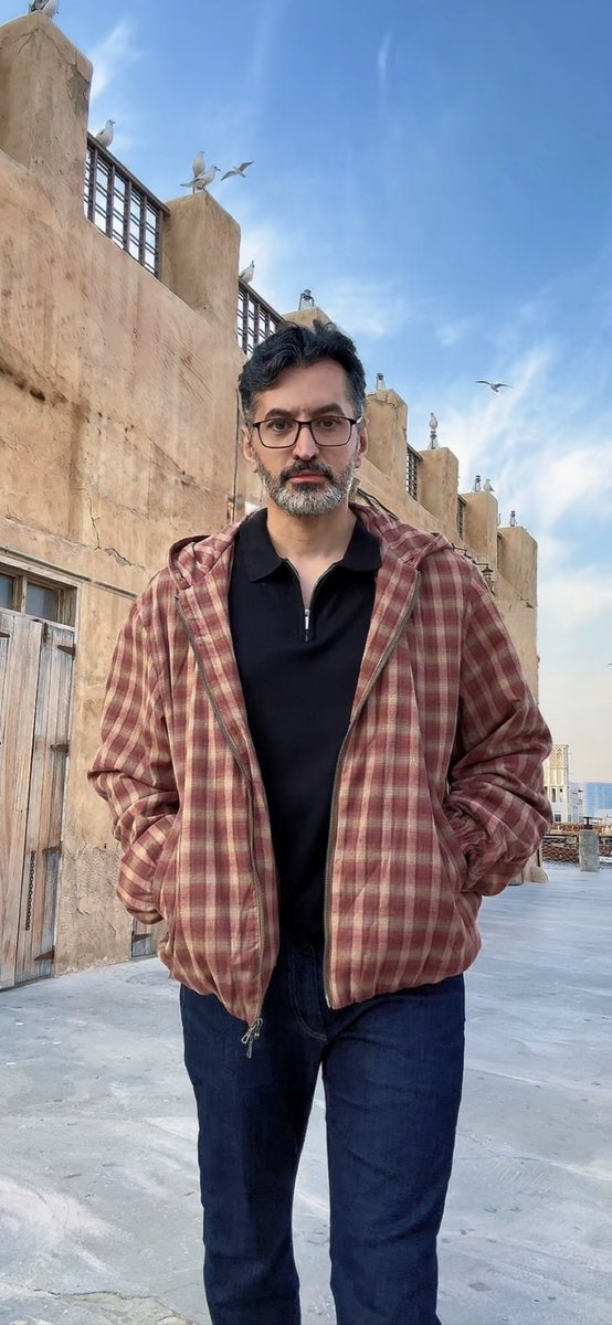 أمشي ليس لأنني أريد الوصول، بل لأن الوقوف موت آخر.