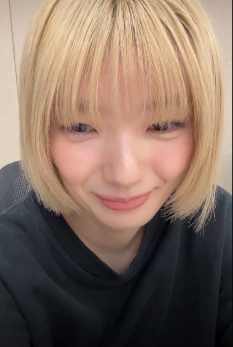 M1Xk8's tweet photo. キューアグで携帯投げるとこだったあぶな https://t.co/jC2B4sXhNd