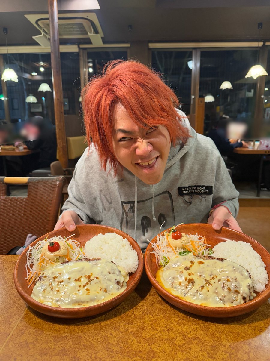 TO_TETSUYA's tweet photo. イベント終わったから無敵 https://t.co/MrUhEFkuIc