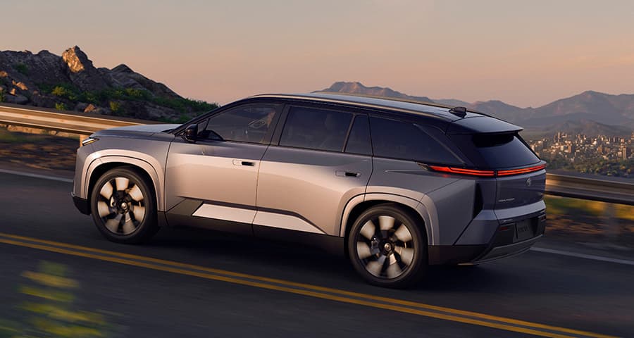 Toyota’dan Elektrikli Aile Hamlesi: Üç Sıra Koltuklu İlk BEV Highlander Tanıtıldı -pistonkafalar.com/yenilikler/toy… <a href="/Toyota_Turkiye/">Toyota Türkiye</a> #Toyota
